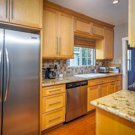 Stylish 2 Bed & 2 Bath At The Heart Of Hollywood With Free Parking - One Car Only Apartment Los Angeles Exterior photo