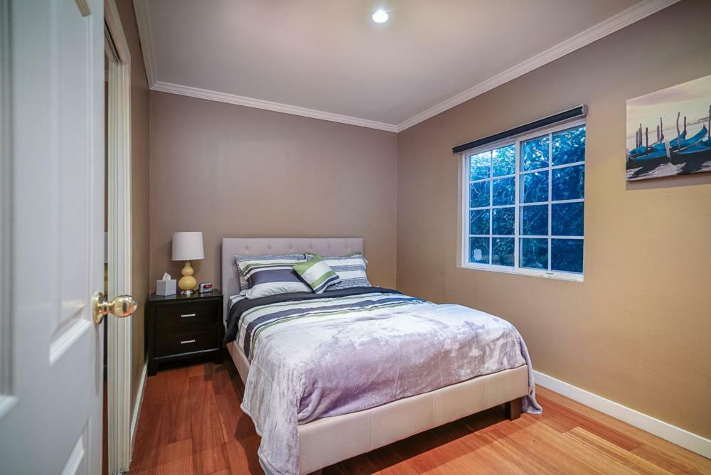 Stylish 2 Bed & 2 Bath At The Heart Of Hollywood With Free Parking - One Car Only Apartment Los Angeles Exterior photo