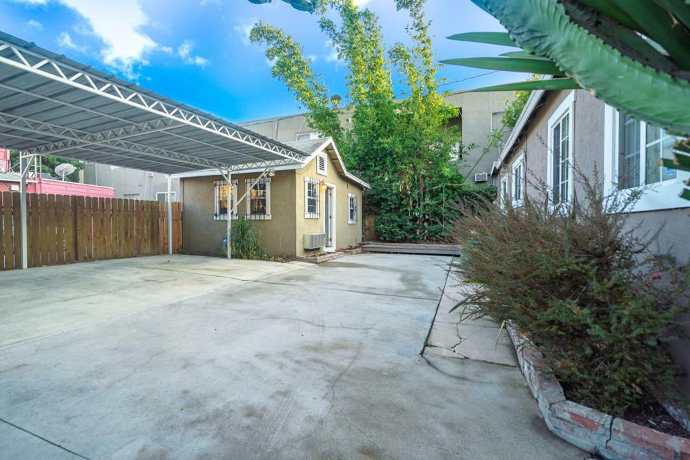Stylish 2 Bed & 2 Bath At The Heart Of Hollywood With Free Parking - One Car Only Apartment Los Angeles Exterior photo