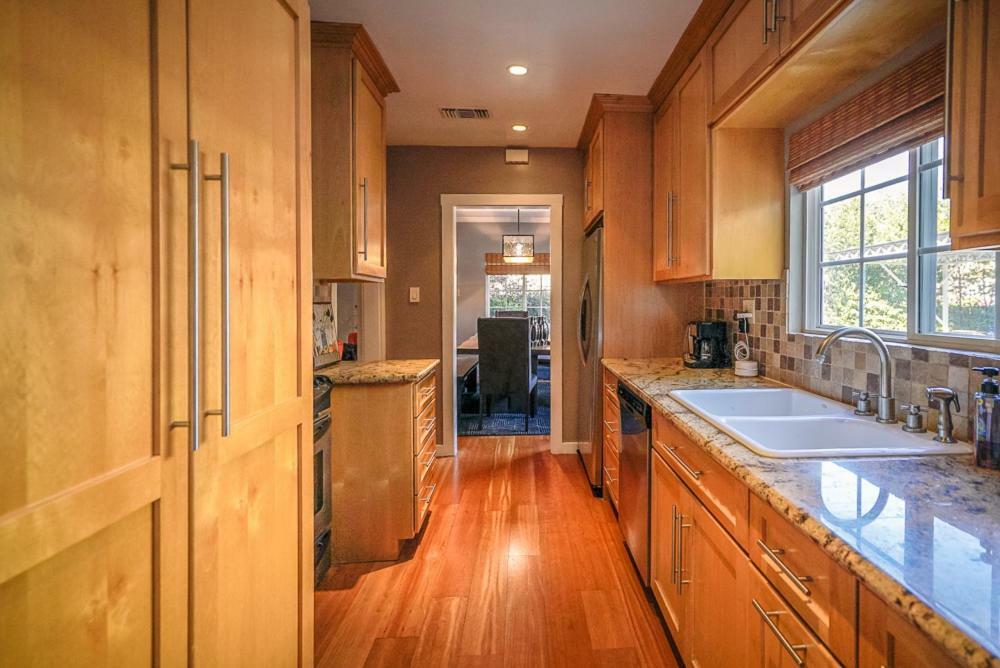 Stylish 2 Bed & 2 Bath At The Heart Of Hollywood With Free Parking - One Car Only Apartment Los Angeles Exterior photo