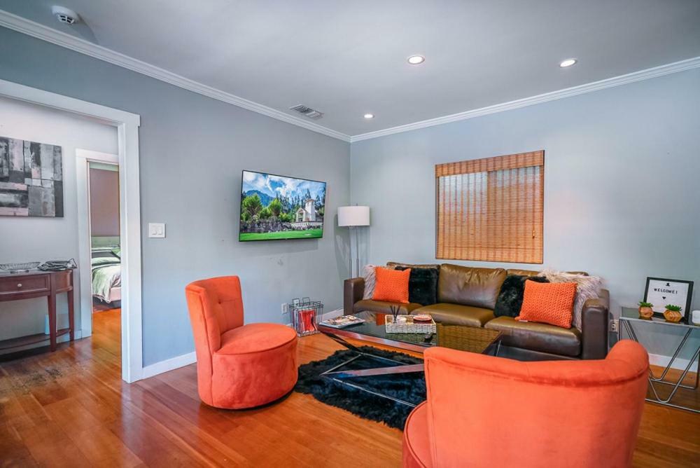 Stylish 2 Bed & 2 Bath At The Heart Of Hollywood With Free Parking - One Car Only Apartment Los Angeles Exterior photo